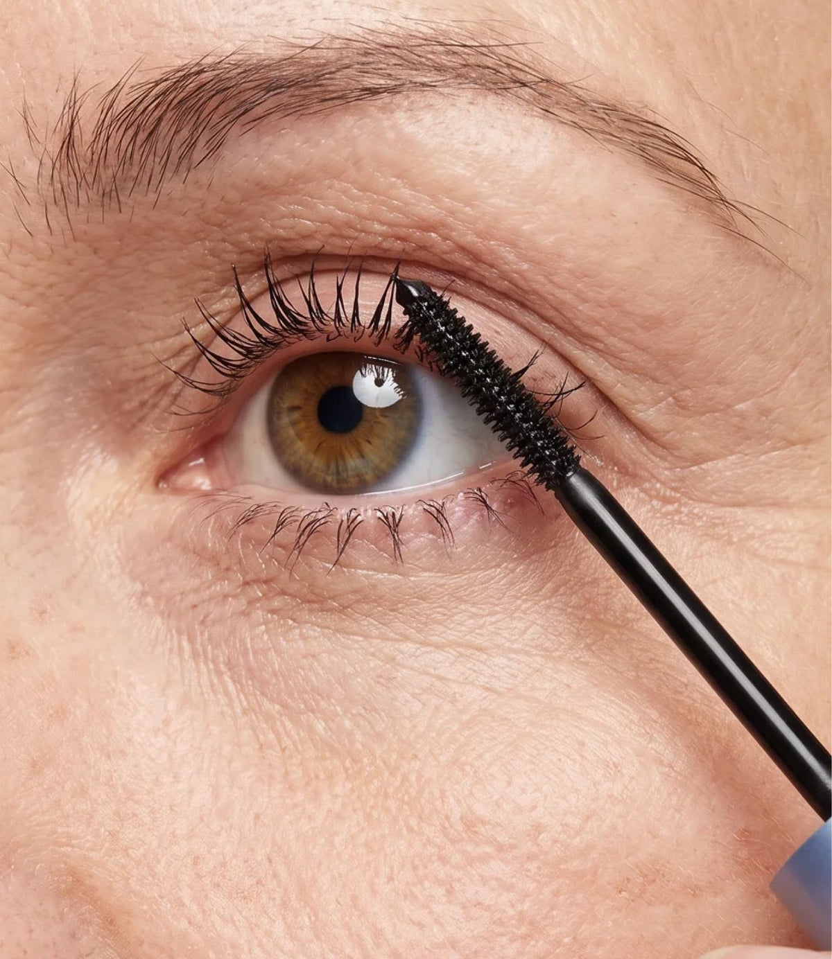 Gros plan sur des cils gainés
